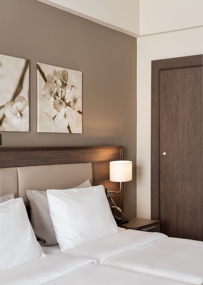 Acropolis Select Hotel — Hotel rooms in Athens, Attica
