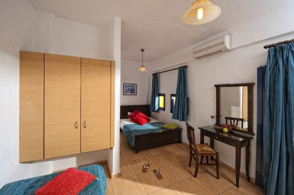 Aegean Sky Hotel & Suites — Rooms in Malia