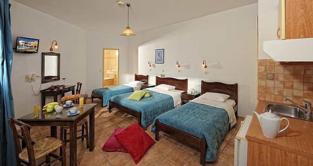 Aegean Sky Hotel & Suites — Rooms in Malia