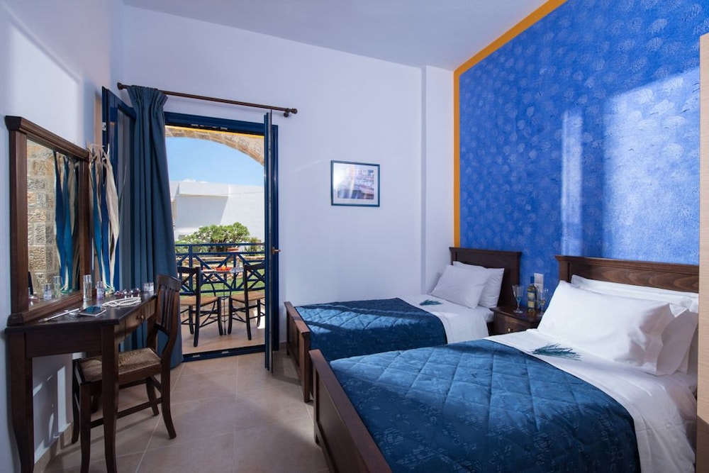 Aegean Sky Hotel & Suites — Rooms in Malia