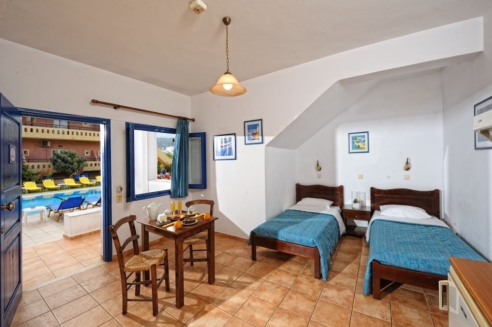 Aegean Sky Hotel & Suites — Rooms in Malia