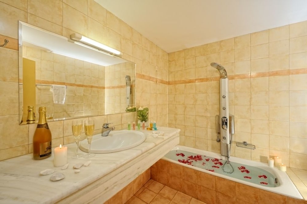 Aegean Sky Hotel & Suites — Rooms in Malia