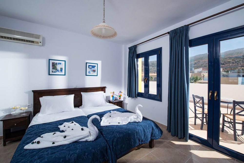 Aegean Sky Hotel & Suites — Rooms in Malia