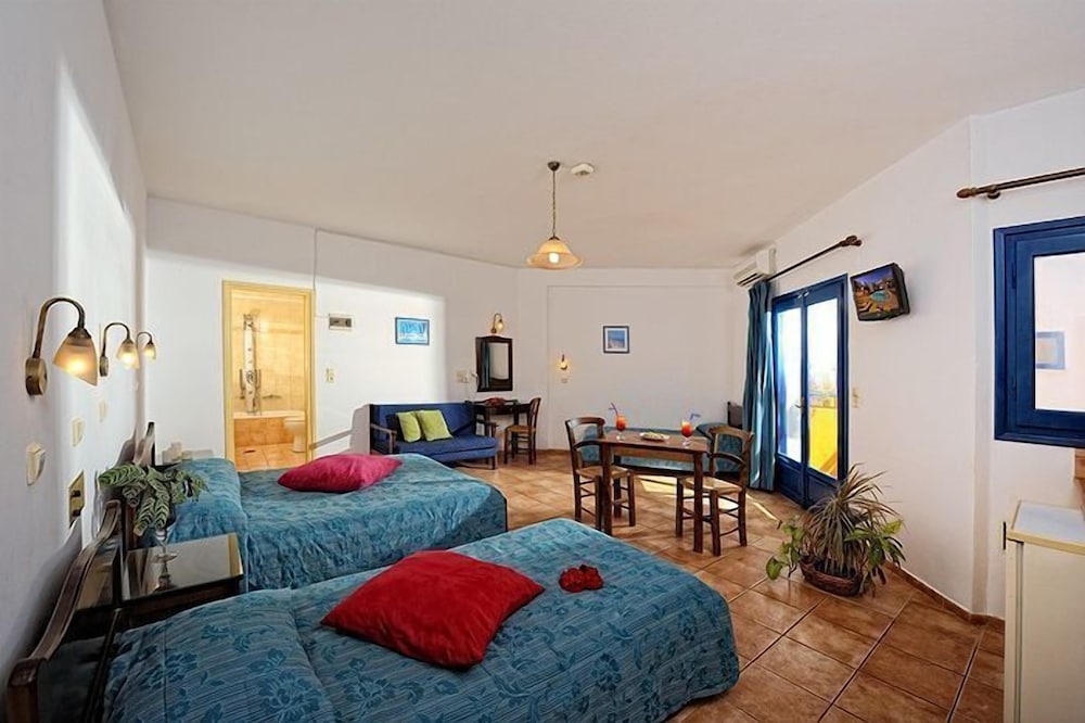 Aegean Sky Hotel & Suites — Rooms in Malia
