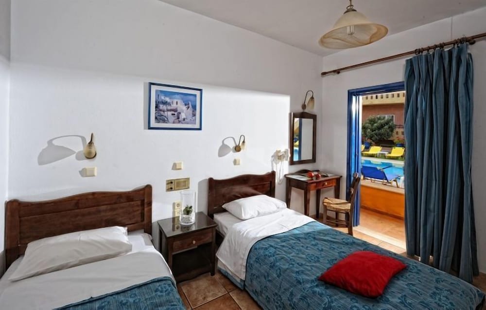 Aegean Sky Hotel & Suites — Rooms in Malia