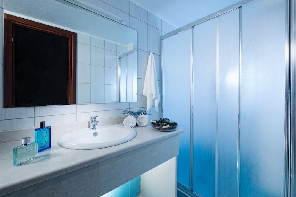 Aegean Sky Hotel & Suites — Rooms in Malia