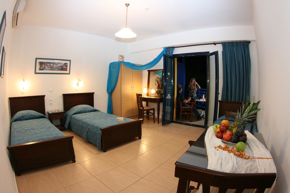 Aegean Sky Hotel & Suites — Rooms in Malia