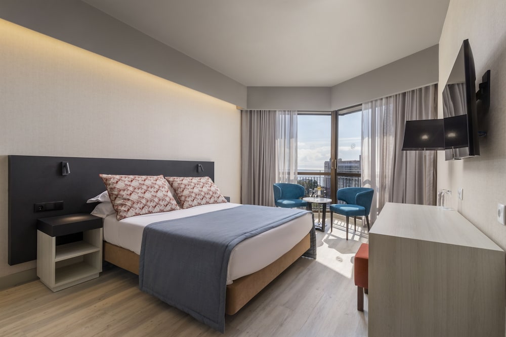 Enotel Magnólia — Hotel rooms in Funchal, Madeira
