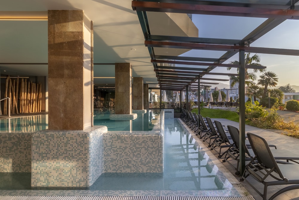 Enotel Magnólia — Swimming pool in Funchal, Madeira