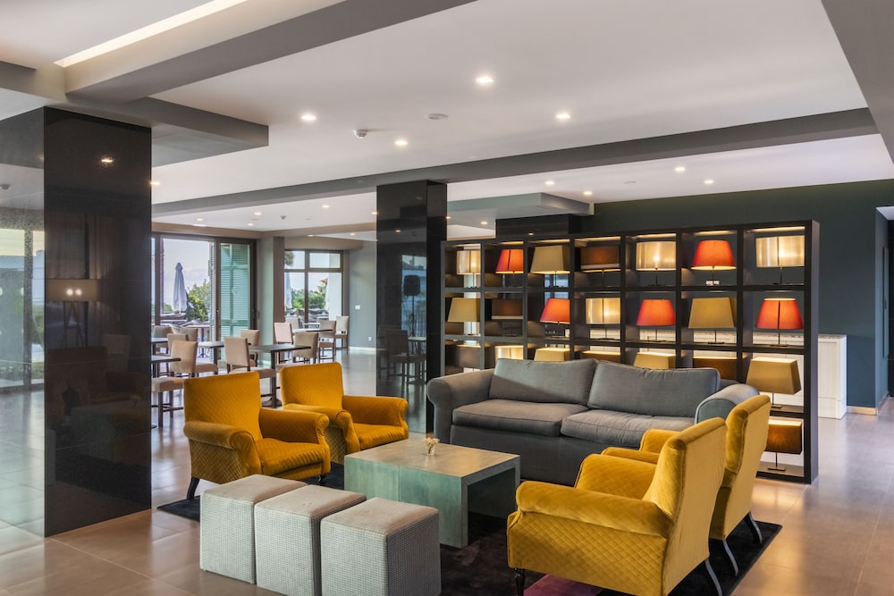 Enotel Magnólia — Restaurant & bars in Funchal, Madeira