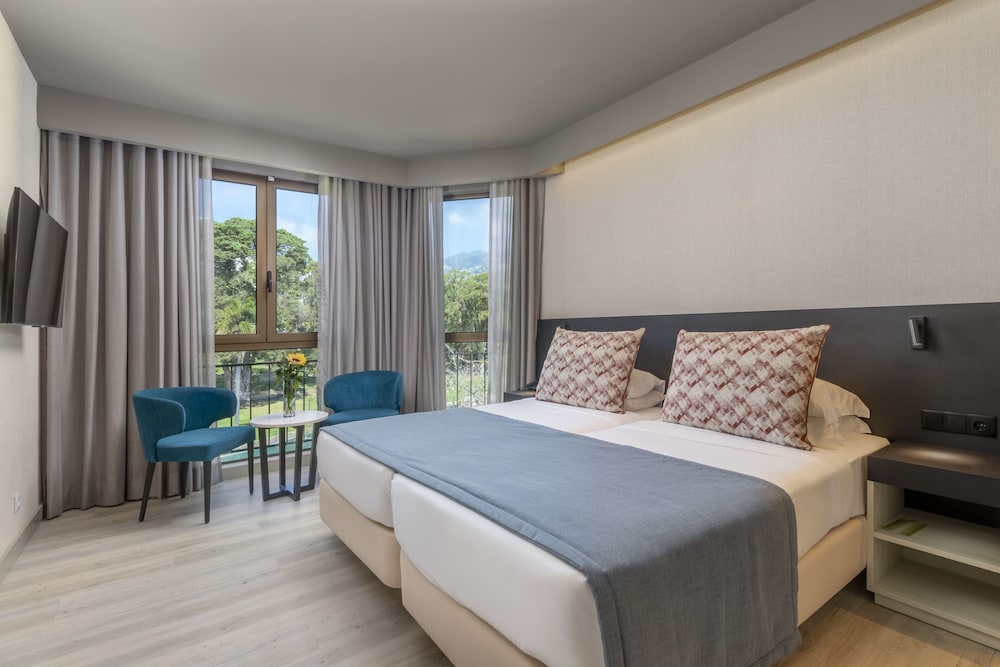 Enotel Magnólia — Hotel rooms in Funchal, Madeira