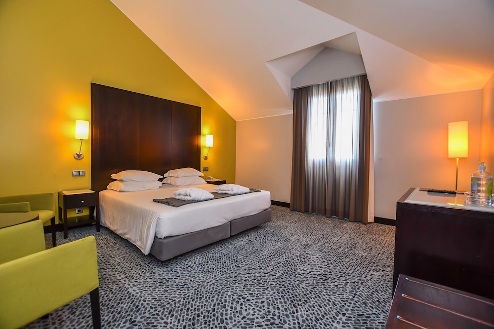 Hotel Quinta Mirabela — Hotel rooms in Funchal, Madeira