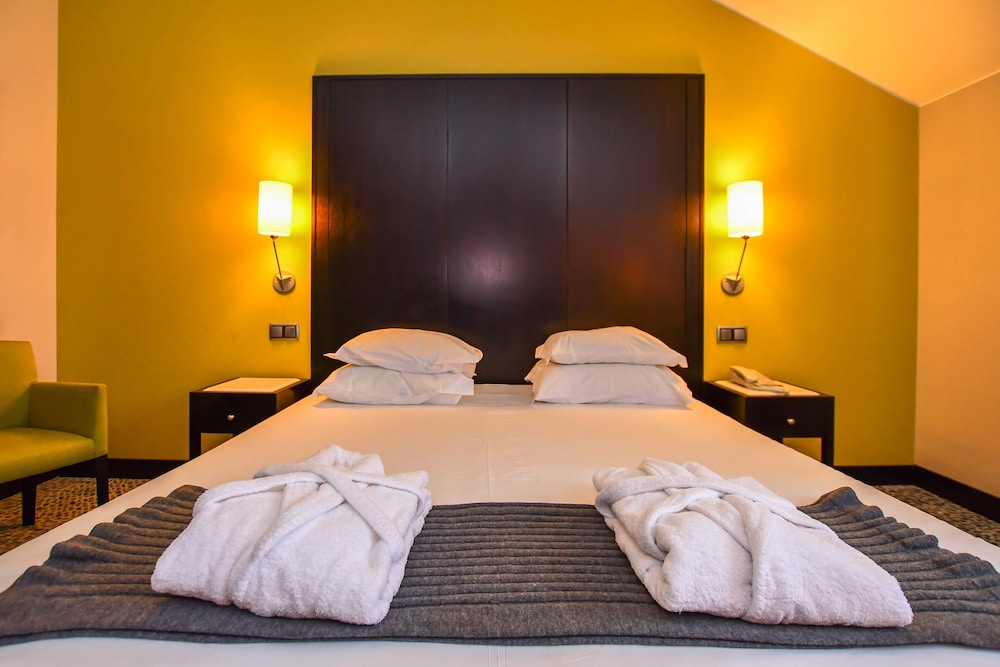Hotel Quinta Mirabela — Hotel rooms in Funchal, Madeira