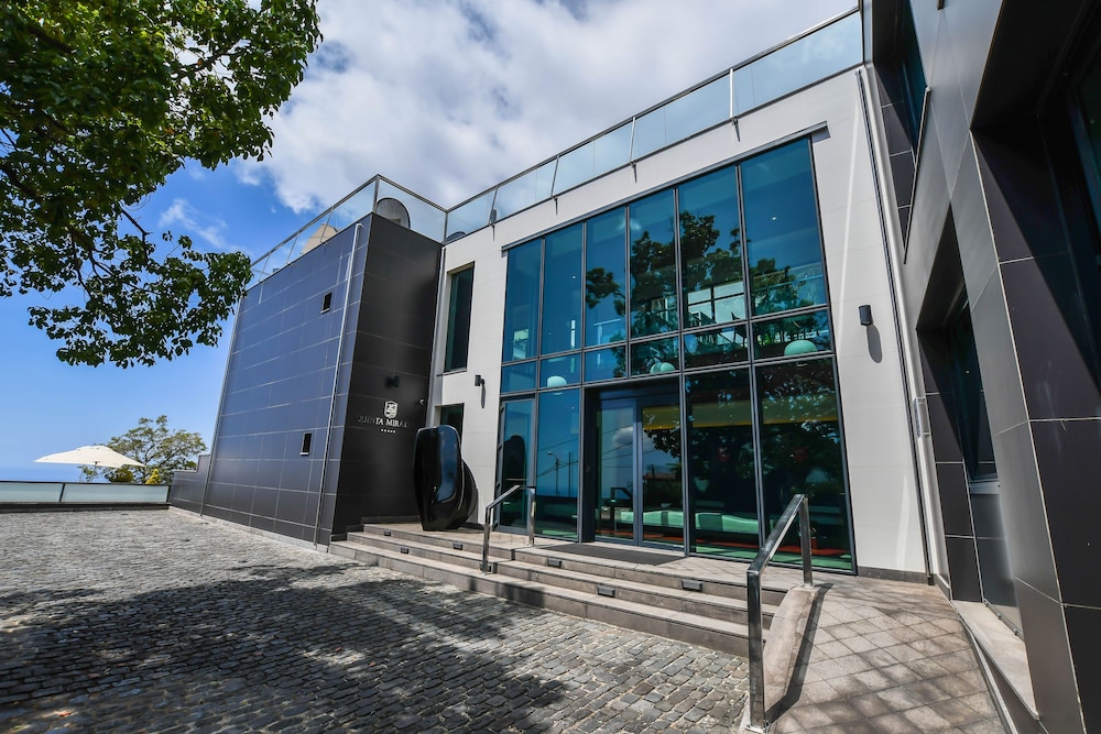 Hotel Quinta Mirabela — Hotel building in Funchal, Madeira