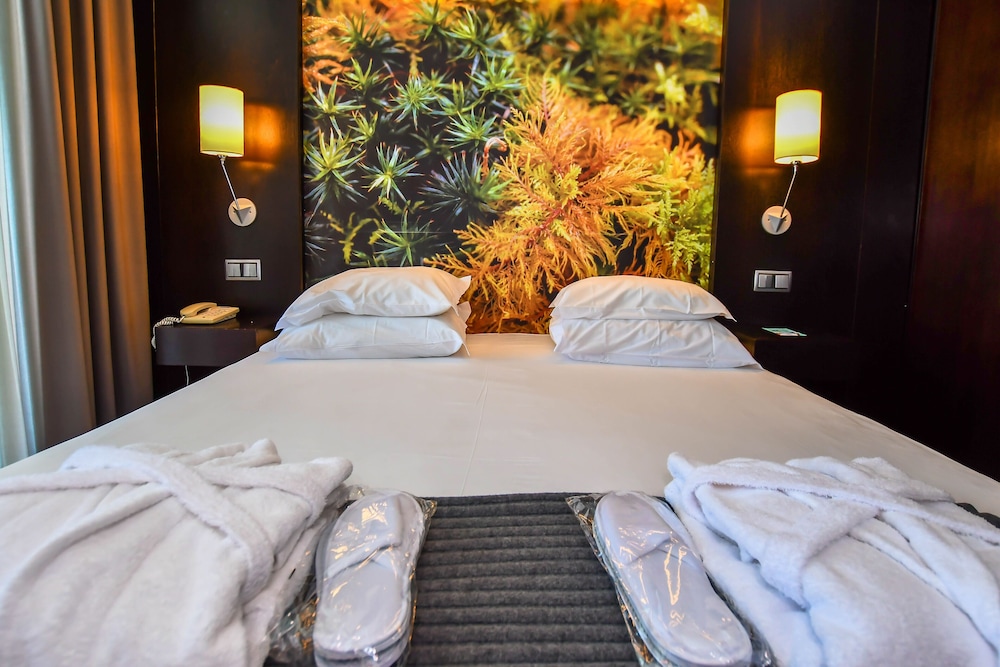 Hotel Quinta Mirabela — Hotel rooms in Funchal, Madeira