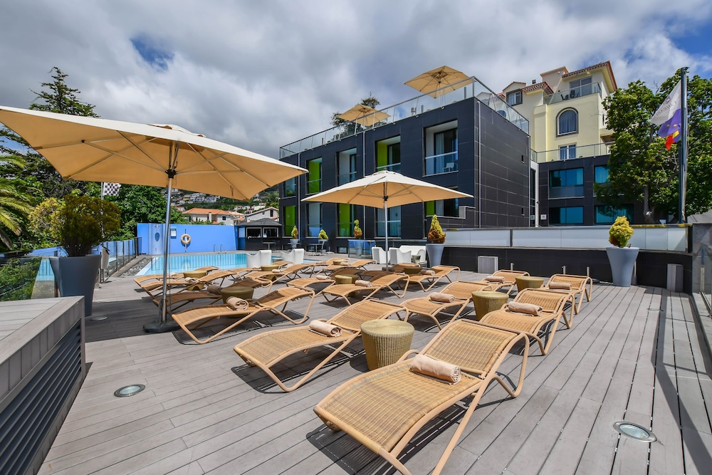 Hotel Quinta Mirabela — Swimming pool in Funchal, Madeira