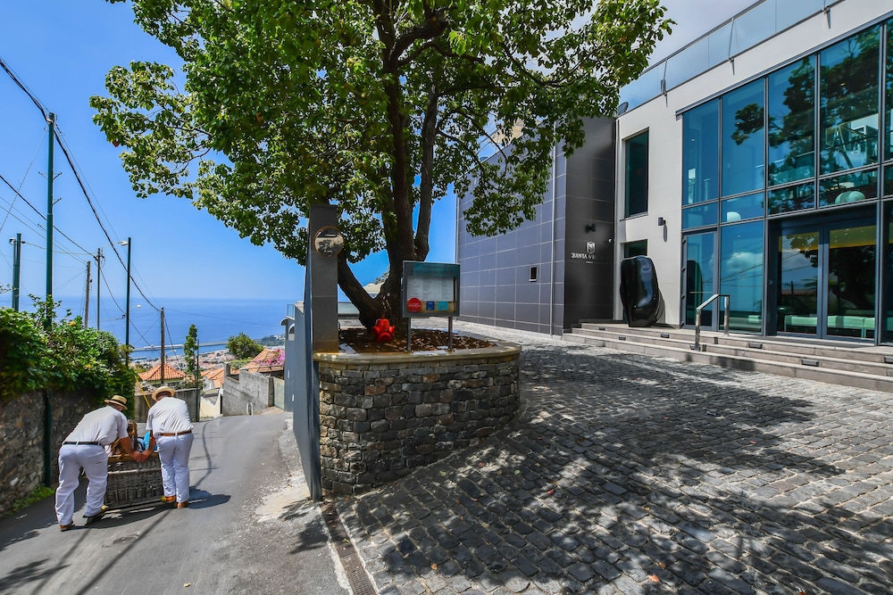 Hotel Quinta Mirabela — Hotel building in Funchal, Madeira