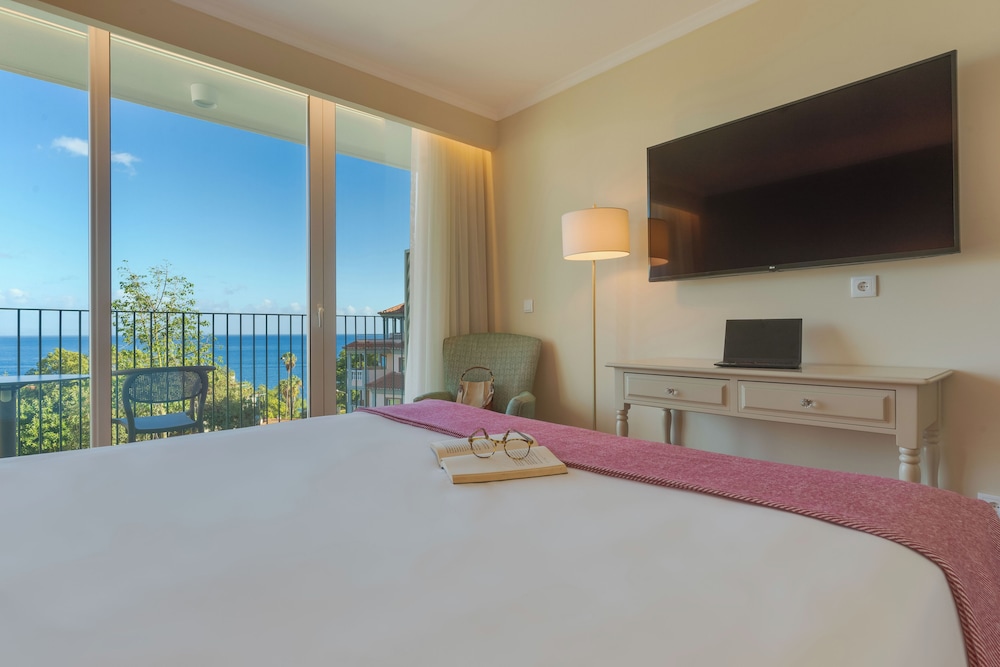 Pestana Quinta Perestrello — Rooms in Funchal, Madeira