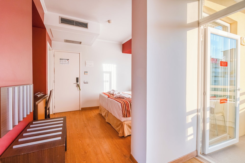Muthu Raga Madeira Hotel — Hotel rooms in Funchal, Madeira