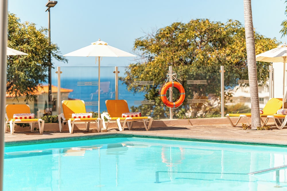 Muthu Raga Madeira Hotel — Swimming pool in Funchal, Madeira