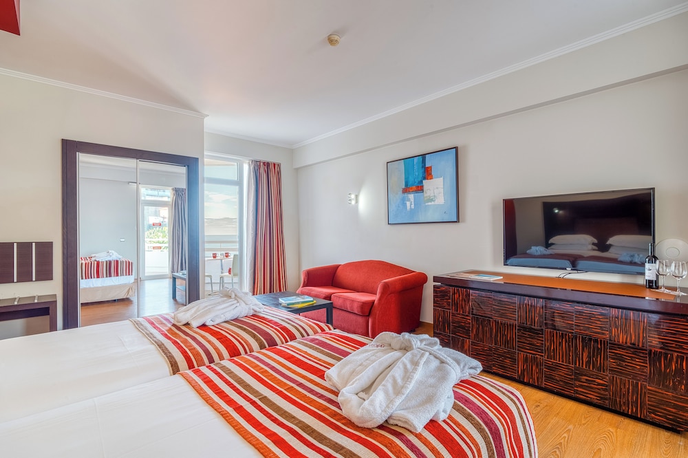 Muthu Raga Madeira Hotel — Hotel rooms in Funchal, Madeira