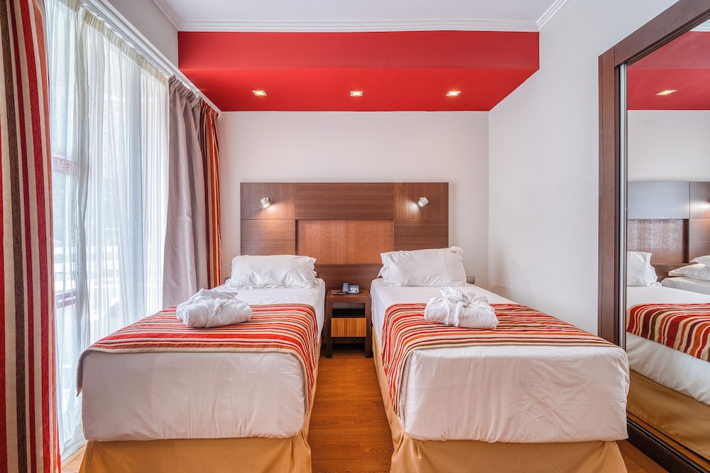 Muthu Raga Madeira Hotel — Hotel rooms in Funchal, Madeira
