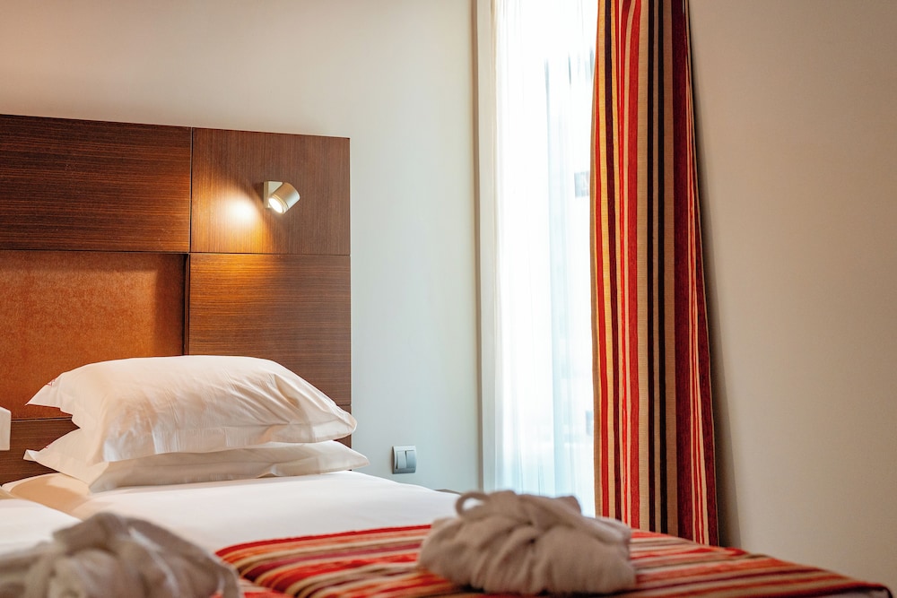 Muthu Raga Madeira Hotel — Hotel rooms in Funchal, Madeira