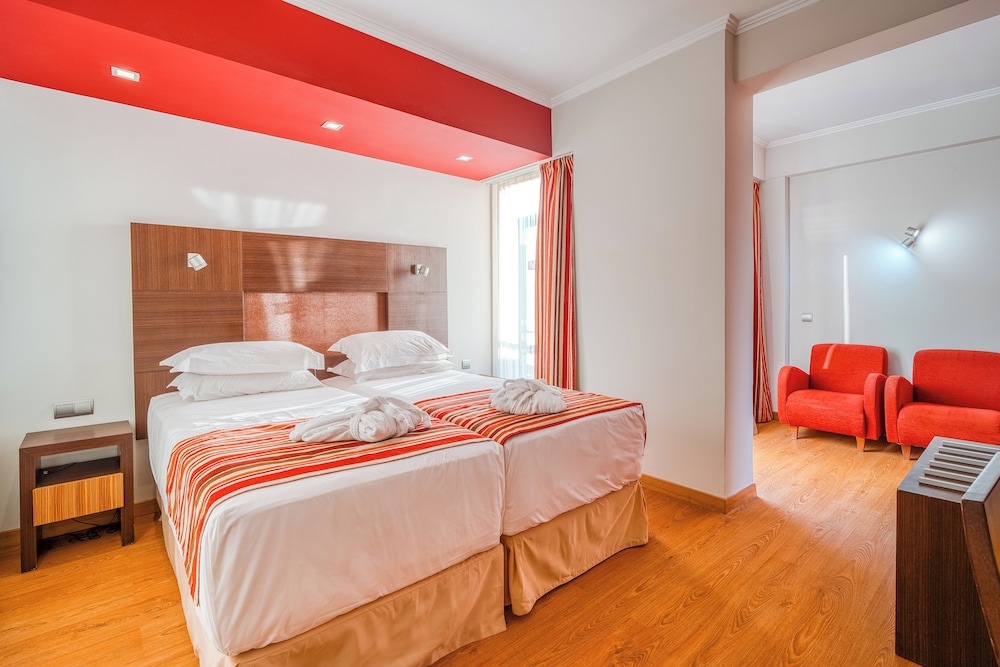 Muthu Raga Madeira Hotel — Hotel rooms in Funchal, Madeira