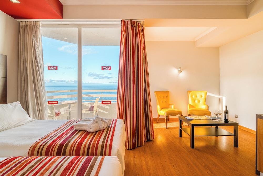 Muthu Raga Madeira Hotel — Hotel rooms in Funchal, Madeira