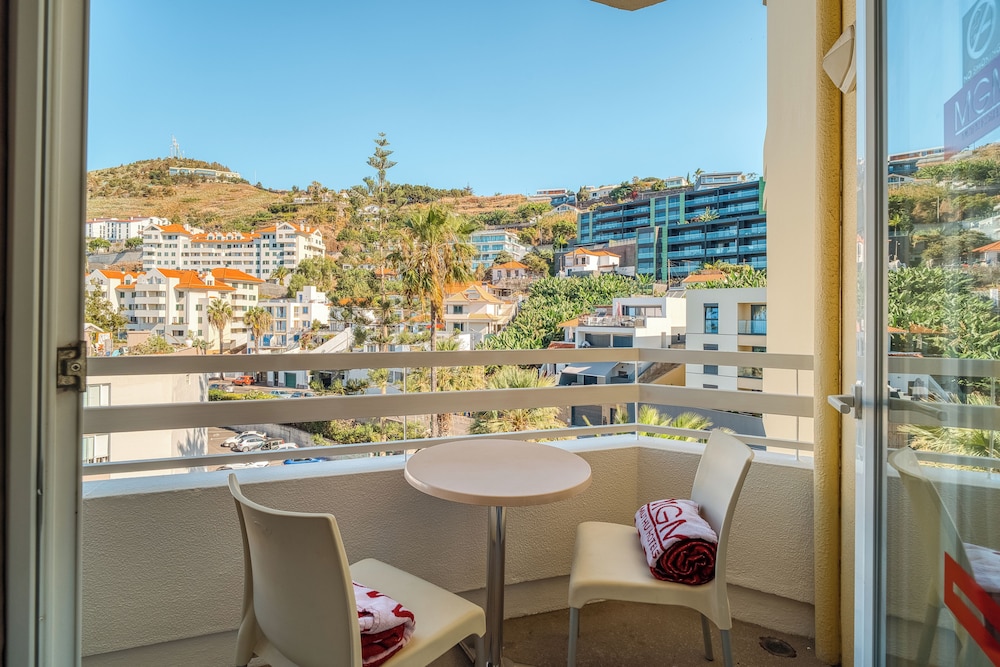 Muthu Raga Madeira Hotel — Hotel rooms in Funchal, Madeira