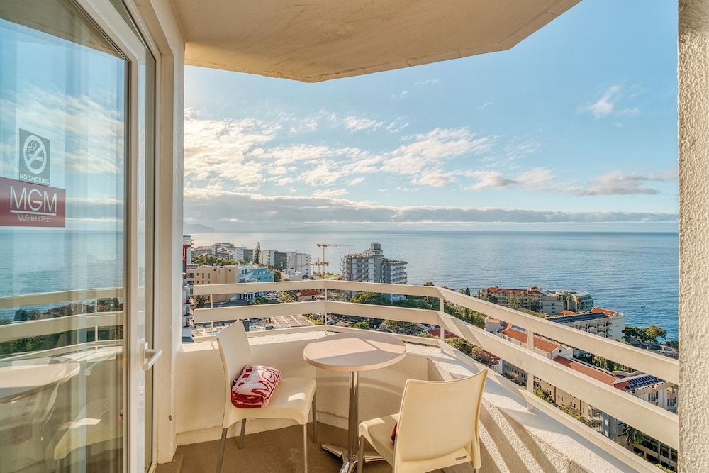 Muthu Raga Madeira Hotel — Hotel rooms in Funchal, Madeira