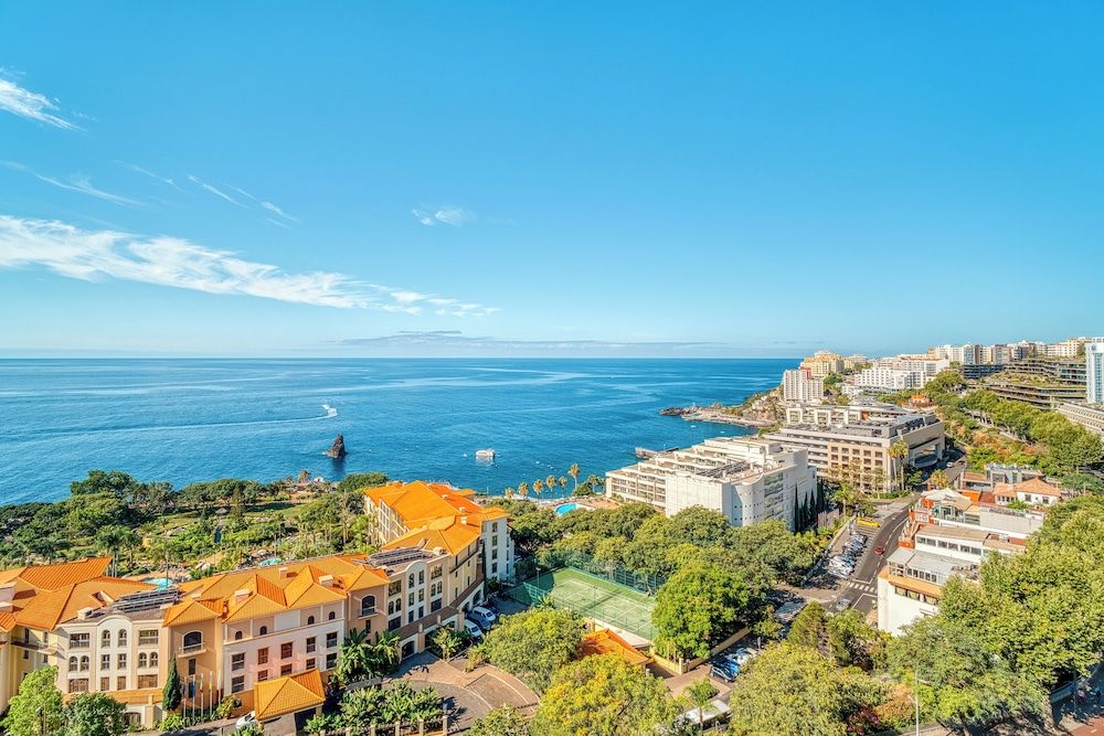 Muthu Raga Madeira Hotel