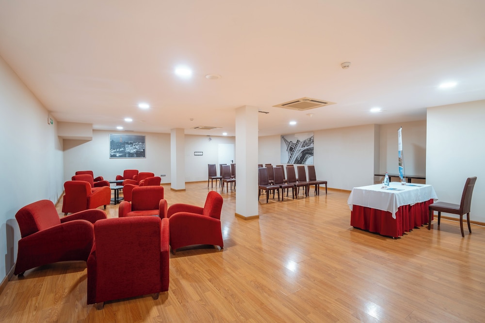 Muthu Raga Madeira Hotel — Hotel building in Funchal, Madeira