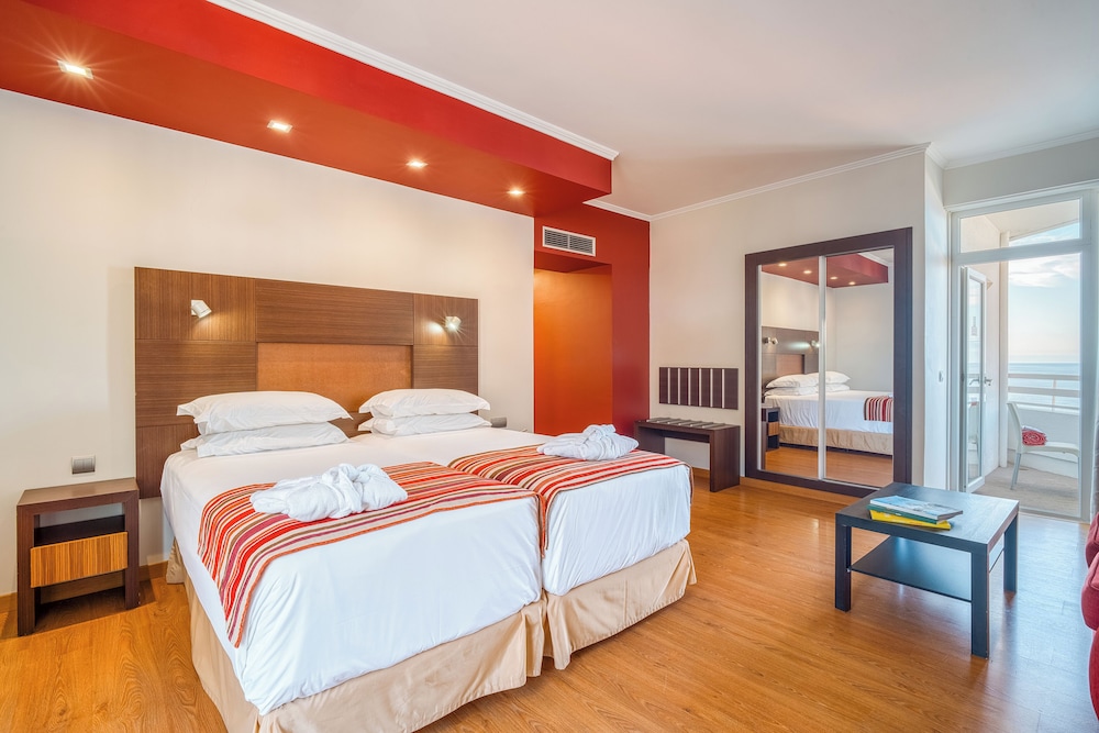 Muthu Raga Madeira Hotel — Hotel rooms in Funchal, Madeira