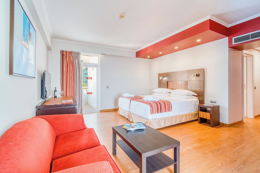 Muthu Raga Madeira Hotel — Hotel rooms in Funchal, Madeira
