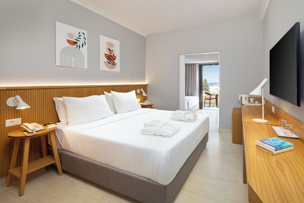 Roda Beach Resort & Spa All-inclusive — Hotel rooms in Roda, Ionian Islands