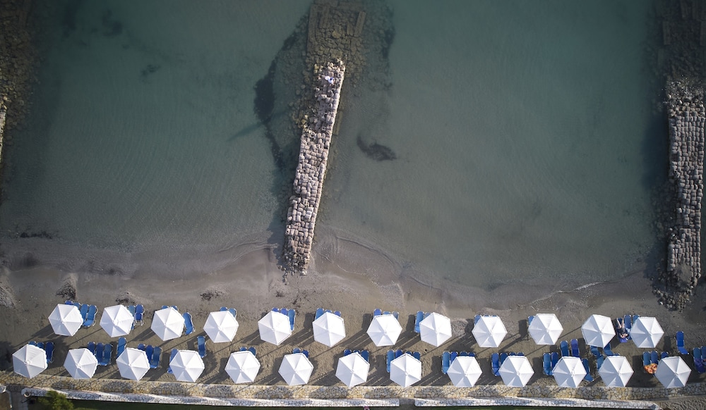 Roda Beach Resort & Spa All-inclusive — Beach in Roda, Ionian Islands