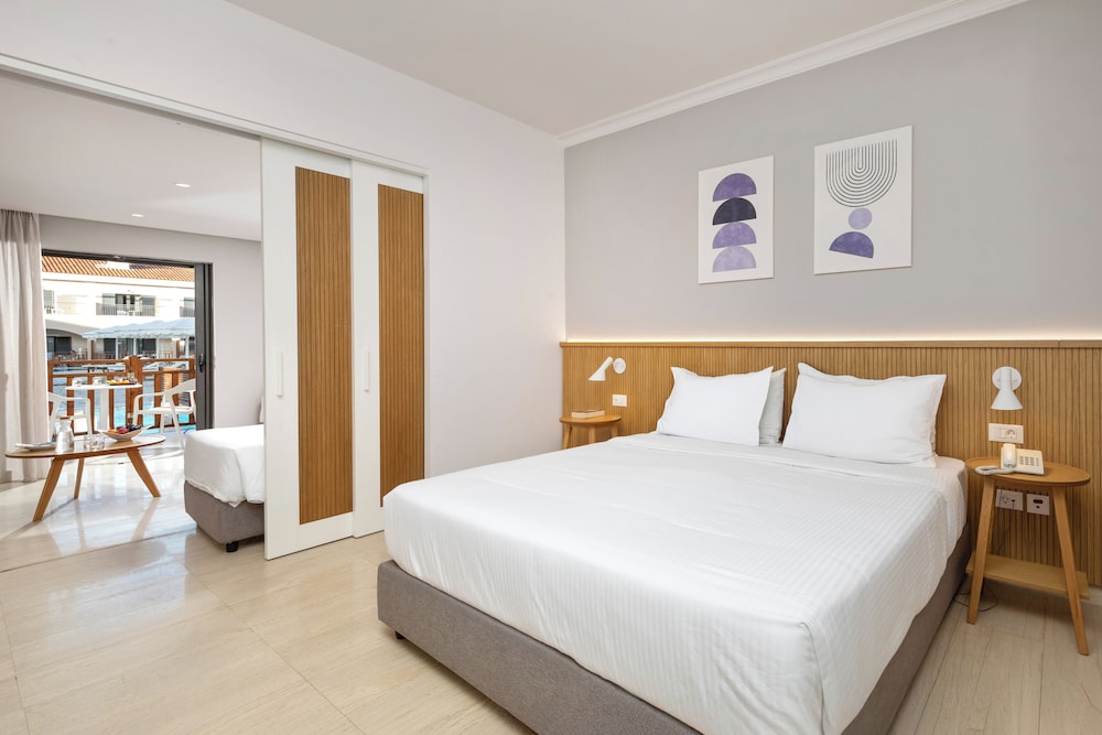 Roda Beach Resort & Spa All-inclusive — Hotel rooms in Roda, Ionian Islands