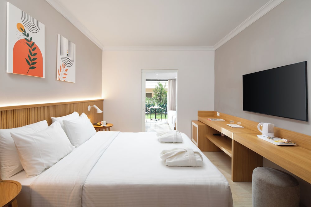 Roda Beach Resort & Spa All-inclusive — Hotel rooms in Roda, Ionian Islands