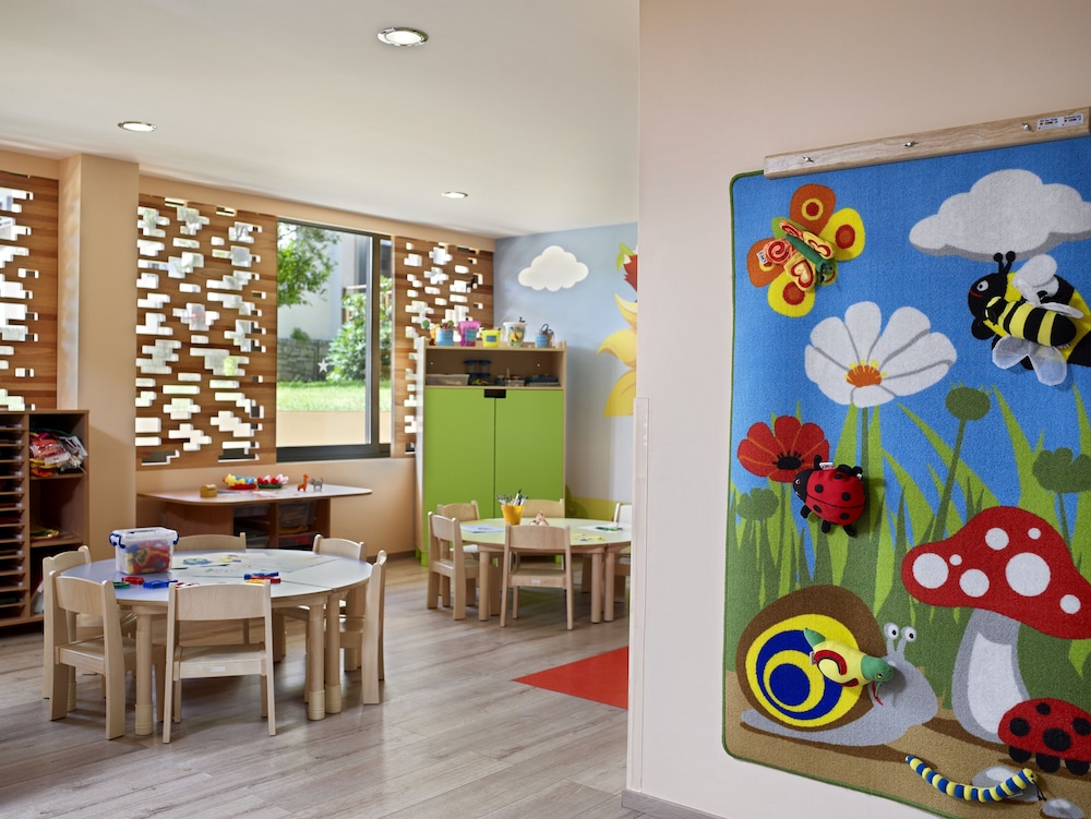 Roda Beach Resort & Spa All-inclusive — Attractions for children in Roda, Ionian Islands