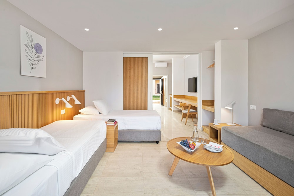 Roda Beach Resort & Spa All-inclusive — Hotel rooms in Roda, Ionian Islands