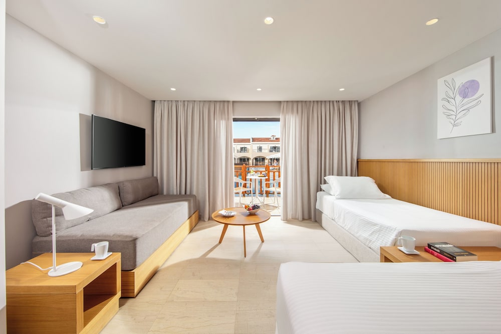 Roda Beach Resort & Spa All-inclusive — Hotel rooms in Roda, Ionian Islands