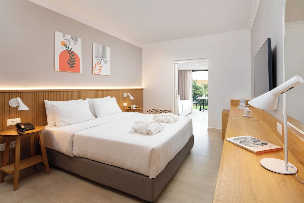 Roda Beach Resort & Spa All-inclusive — Hotel rooms in Roda, Ionian Islands