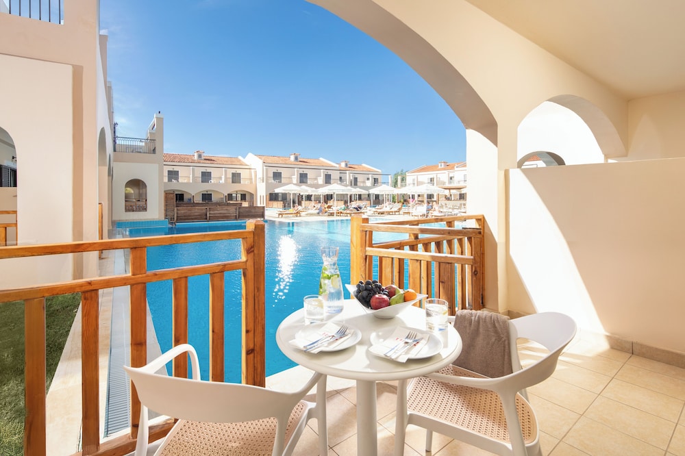 Roda Beach Resort & Spa All-inclusive — Swimming pool in Roda, Ionian Islands