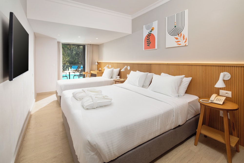 Roda Beach Resort & Spa All-inclusive — Hotel rooms in Roda, Ionian Islands