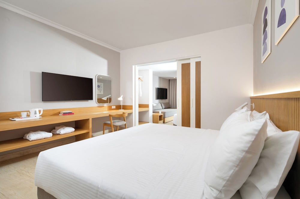 Roda Beach Resort & Spa All-inclusive — Hotel rooms in Roda, Ionian Islands