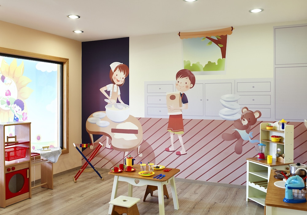 Roda Beach Resort & Spa All-inclusive — Attractions for children in Roda, Ionian Islands