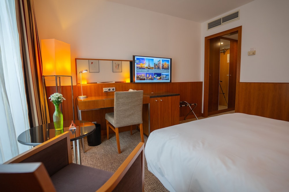 K+K Hotel Opera Budapest — Hotel rooms in Budapest, Budapest