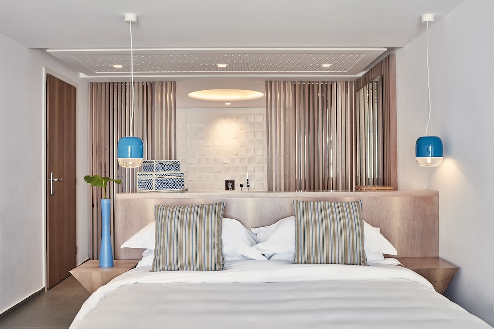 Myconian Korali Relais & Chateaux — Hotel rooms in Mykonos Town, South Aegean
