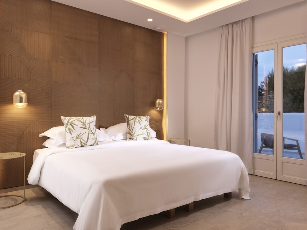 Myconian Korali Relais & Chateaux — Hotel rooms in Mykonos Town, South Aegean